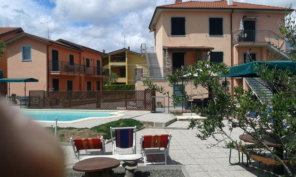 La Fonda Casa Vacanze-Appartamenti Con Piscina Santo Stefano di Magra Dış mekan fotoğraf